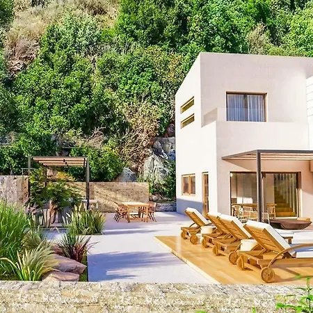 Fraxi Sleeps 6 Pool Air Con Wifi Nikiana